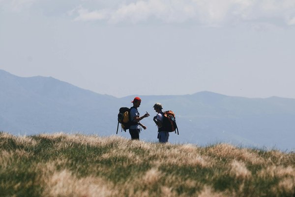Comment organiser une retraite de yoga en pleine nature dans les Alpes françaises ?